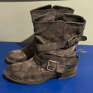 Grey buckle boots by Madden Girl -7.5